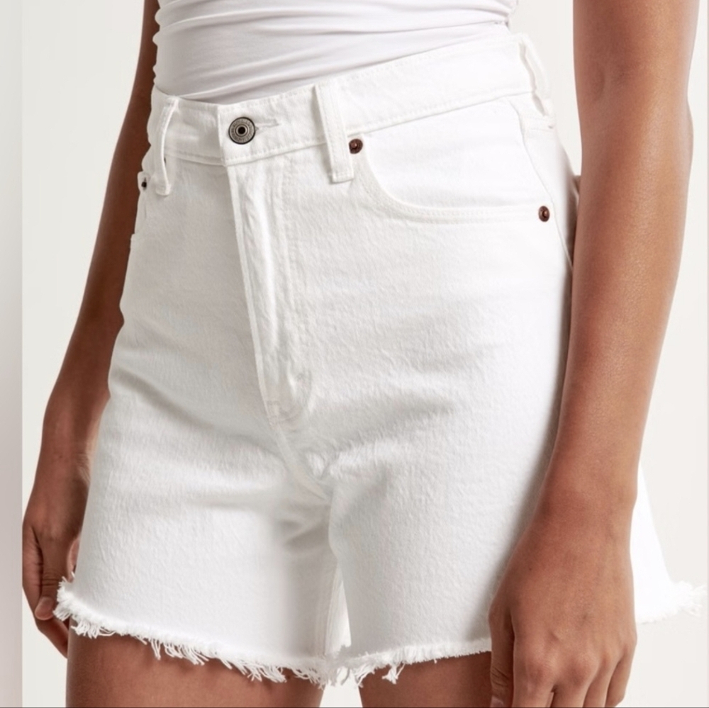Abercrombie & Fitch High Rise Dad Short 5” white distressed raw hem button fly